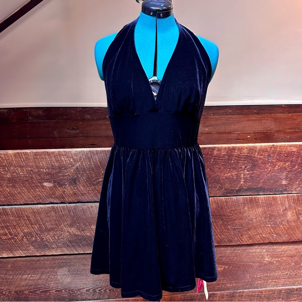Gothic Black Velvet Marilyn Monroe Halter Top Skater Dress / Stretchy Pinup LBD - Picture 2 of 7